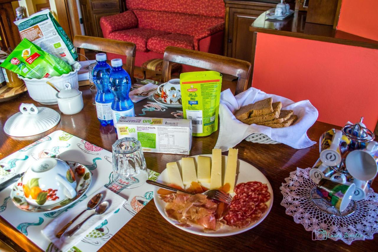 Antiche Vie B&B Serramazzoni Luaran gambar